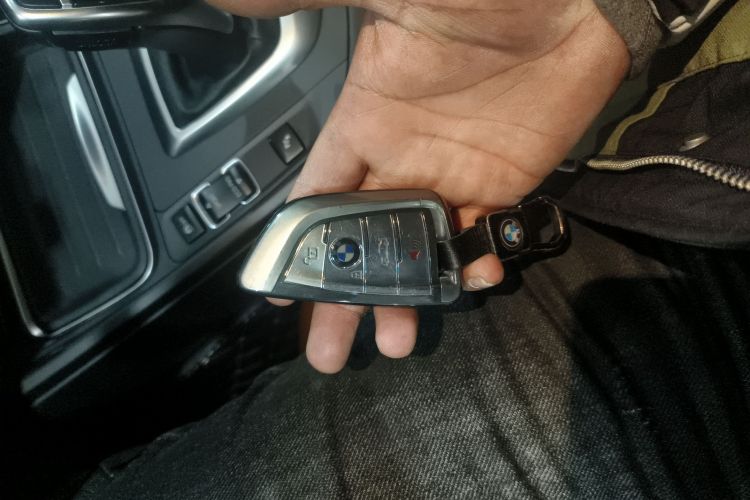 宝马3系 2014款 320Li 豪华设计套装中控内饰11