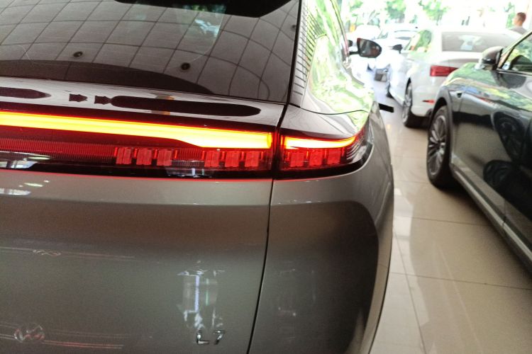 东风风神 风神L7新能源 2024款 205 Air车身外观9