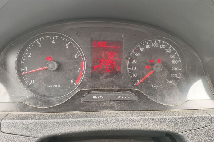 大众 桑塔纳 2015款 1.6L 手动风尚版中控内饰15