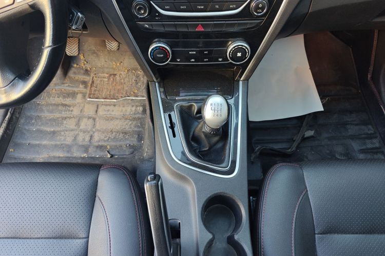 猎豹汽车 猎豹CS10 2015款 2.0T 手动卓越型中控内饰18