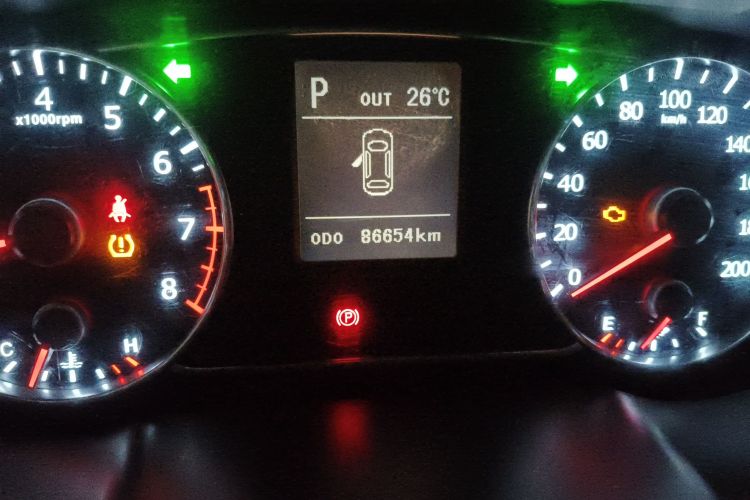 陆风X7 2015款 2.0T 全景旗舰版中控内饰15