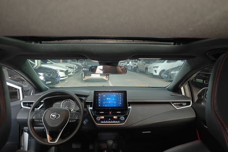 丰田 雷凌 2022款 双擎 1.8H E-CVT运动版局部细节22