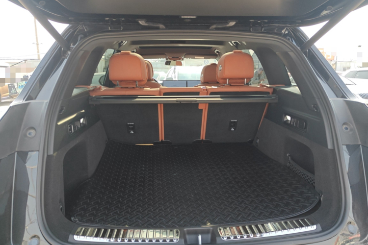 理想汽车 理想L7 2023款 Air机舱底盘23