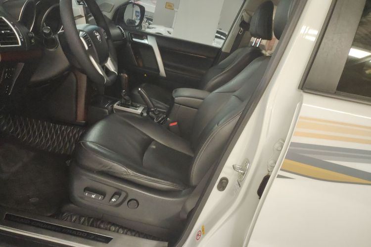 丰田 普拉多 2016款 3.5L 自动TX-L中控内饰19