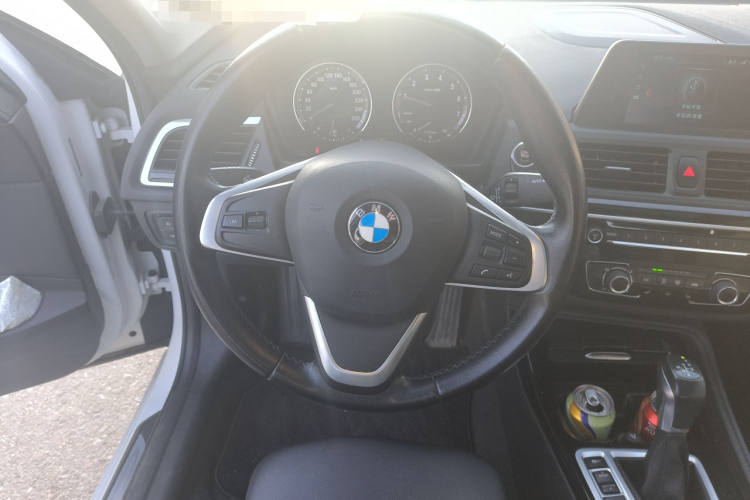 宝马1系 2018款 118i 运动型中控内饰13