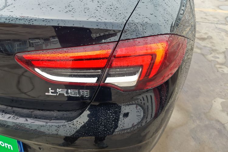 别克 君威 2020款 552T 豪华型车身外观9