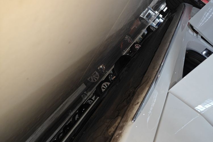 奔驰C级 2024款 C 260 L 运动版局部细节9001