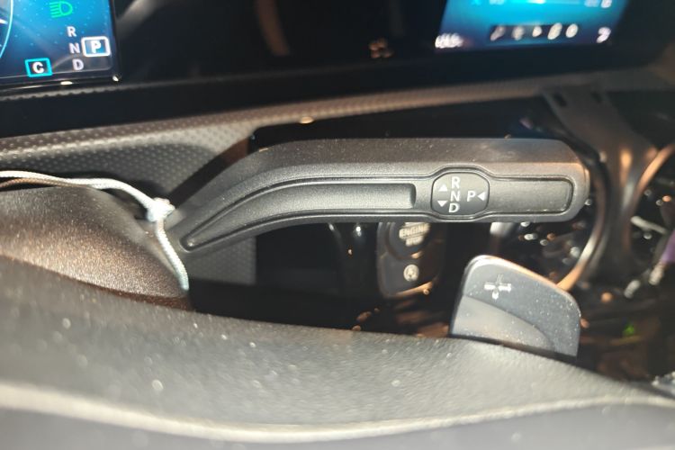 奔驰A级 2020款 A 180 L 运动轿车中控内饰18