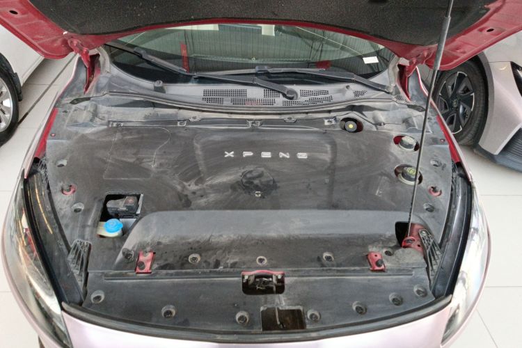 小鹏G3 2019款 尊享版机舱底盘24