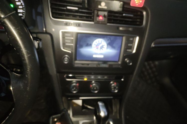 大众 高尔夫 2017款 230TSI 自动舒适百万辆纪念版中控内饰16