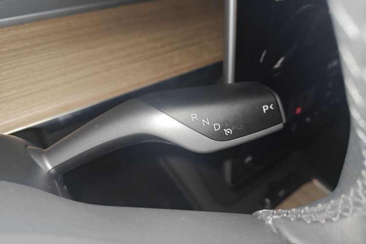 特斯拉 Model 3 2022款 后轮驱动版中控内饰18