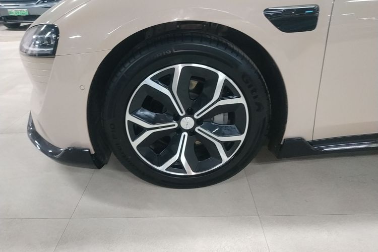 鸿蒙智行 智界S7 2025款 705km Pro车身外观6007