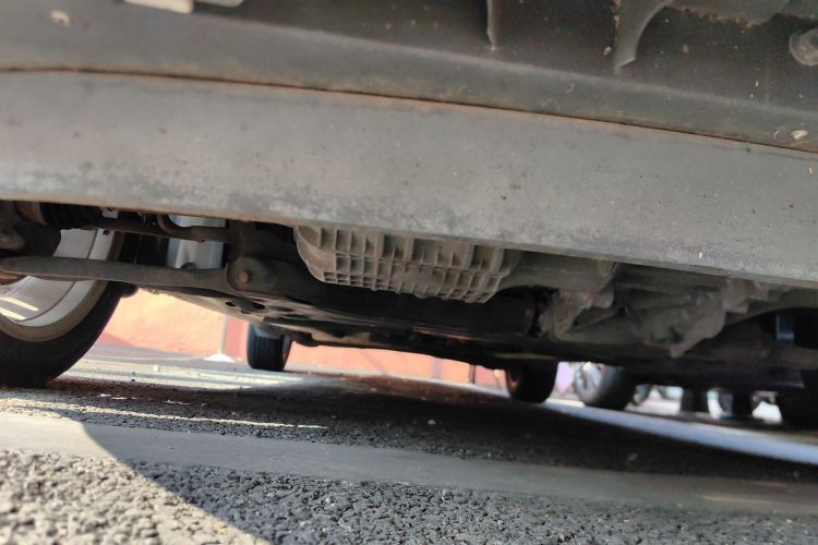 福特 嘉年华 2013款 三厢 1.5L 自动品尚型局部细节9008