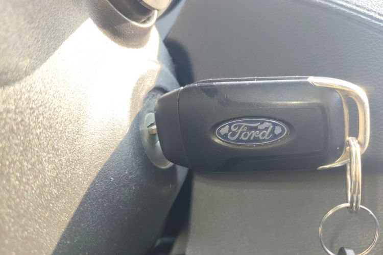 福特 福睿斯 2015款 1.5L 自动时尚型中控内饰11