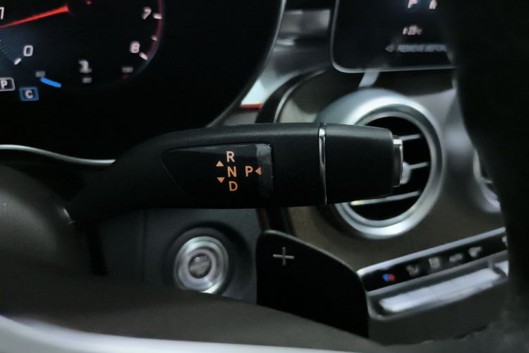 奔驰GLC 2022款 改款二 GLC 260 L 4MATIC 豪华型中控内饰18