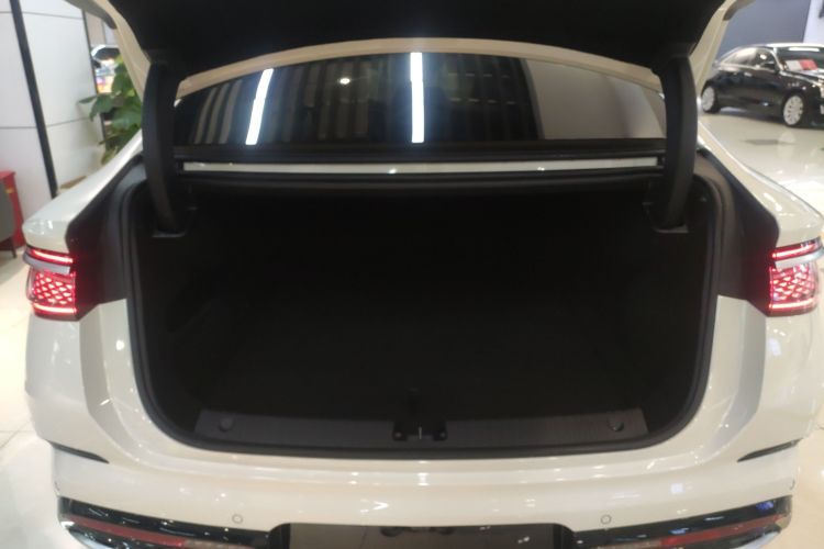 比亚迪 海豹07 DM-i 2025款 智驾版 DM-i 1.5L 125km 尊贵型机舱底盘23