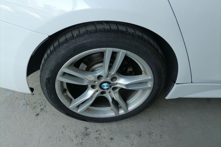 宝马3系 2018款 320Li 领先型M运动套装车身外观56