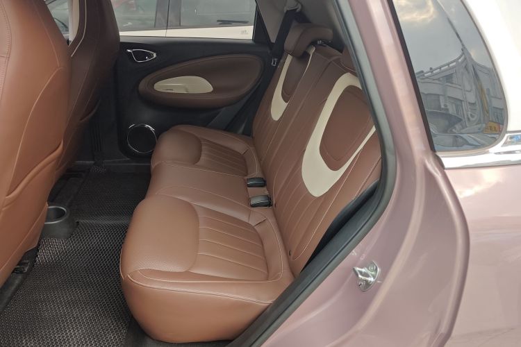 五菱汽车 五菱缤果 2023款 333km 灵犀互联款中控内饰21