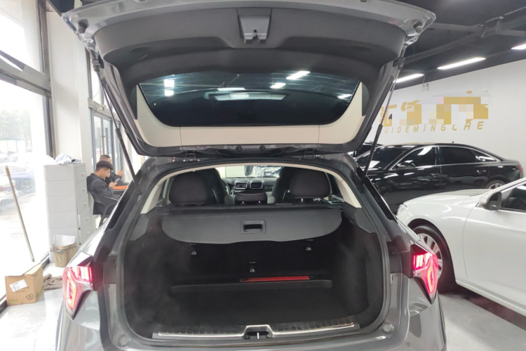 领克02 2019款 高能版 2.0T 自动两驱耀版 国VI机舱底盘23