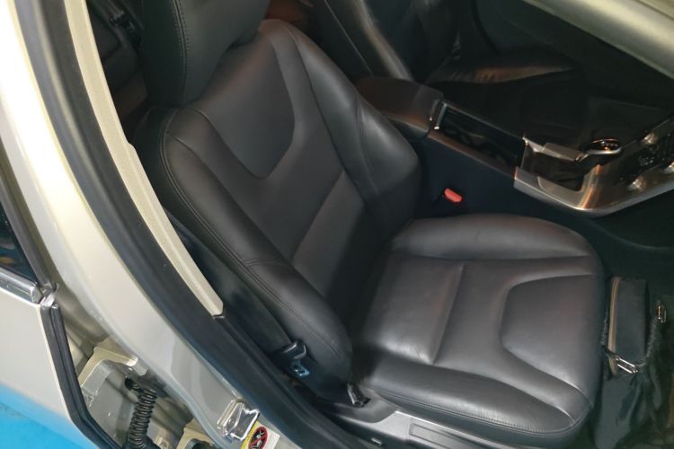 沃尔沃S60 2019款 S60L 改款 T5 智进进阶版局部细节41