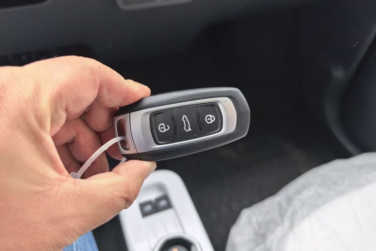 吉利银河 熊猫 2025款 210km 元气熊中控内饰11