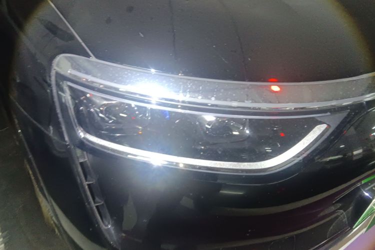 鸿蒙智行 问界M8 2025款 增程 Max+版 53.4kWh 6座版车身外观8