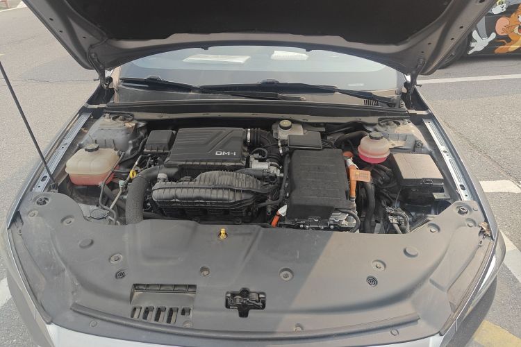 比亚迪 秦PLUS 2021款 DM-i 120KM 旗舰型机舱底盘24