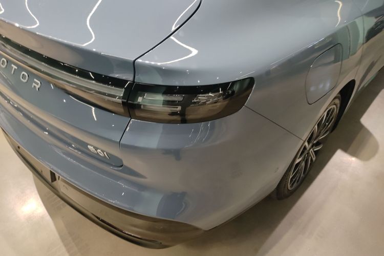 零跑汽车 零跑B01 2025款 550激光雷达版车身外观9