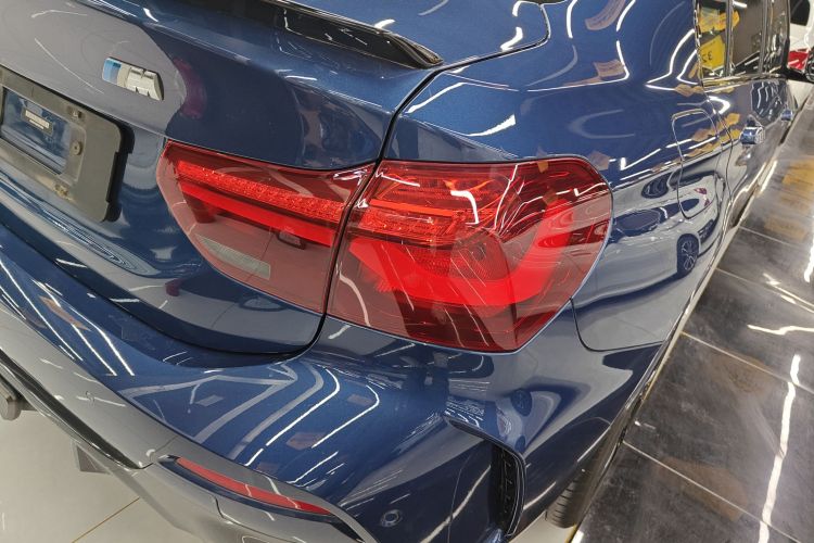 宝马1系 2023款 125i M运动曜夜版车身外观6006