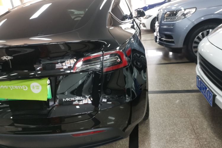 特斯拉 Model Y 2022款 改款 后轮驱动版车身外观9