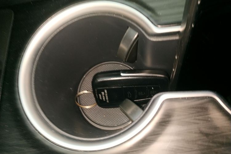 丰田 凯美瑞 2023款 2.5Q 旗舰版中控内饰11