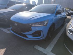 福特 福克斯 2022款 三厢 EcoBoost 180 自动ST Line