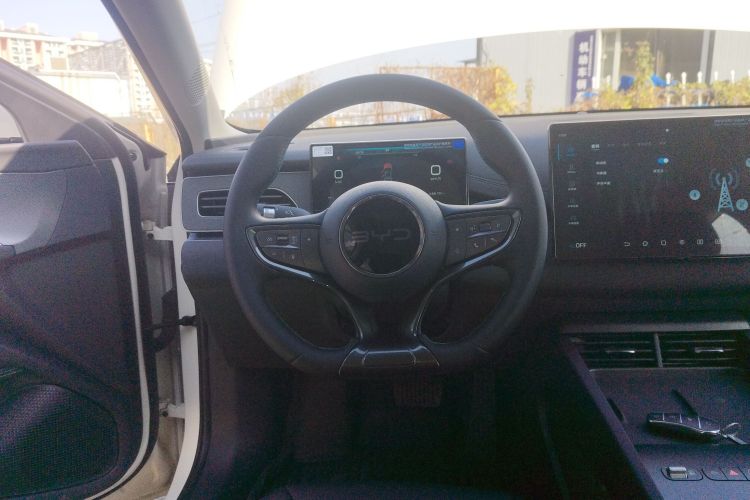 比亚迪 海豹06新能源 2026款 DM-i 超享版 128KM豪华版中控内饰13