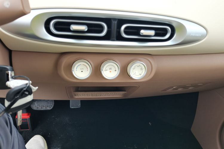 五菱汽车 宏光MINIEV 2025款 四门版 进阶款中控内饰16