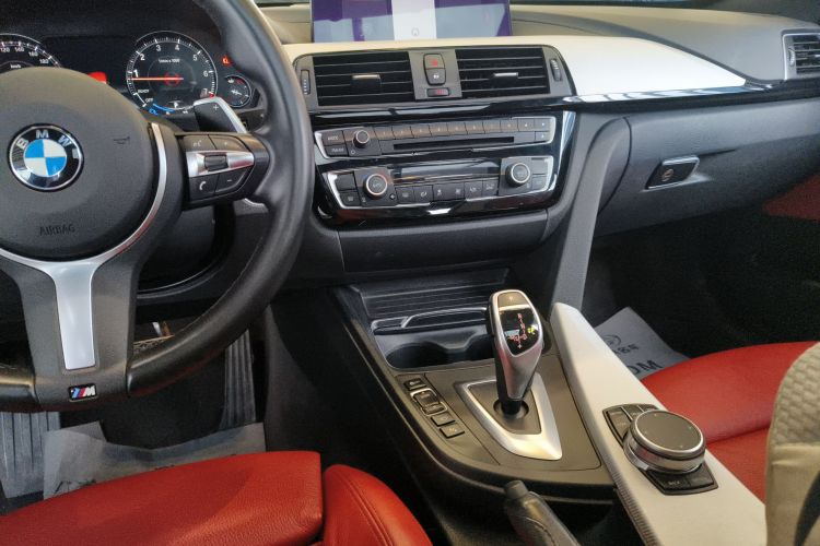 宝马3系GT 2019款 320i M运动型中控内饰16