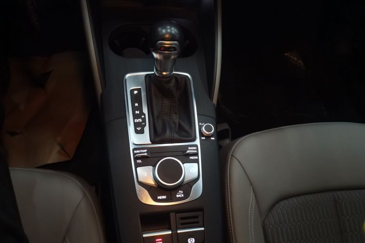 奥迪A3 2020款 Limousine 35 TFSI 时尚型 国VI中控内饰18