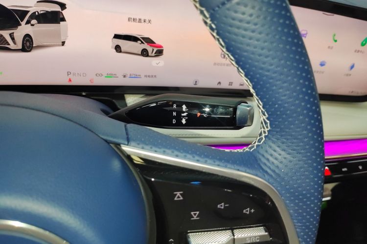 别克GL8新能源 2024款  陆尊 奢享版 7座中控内饰18