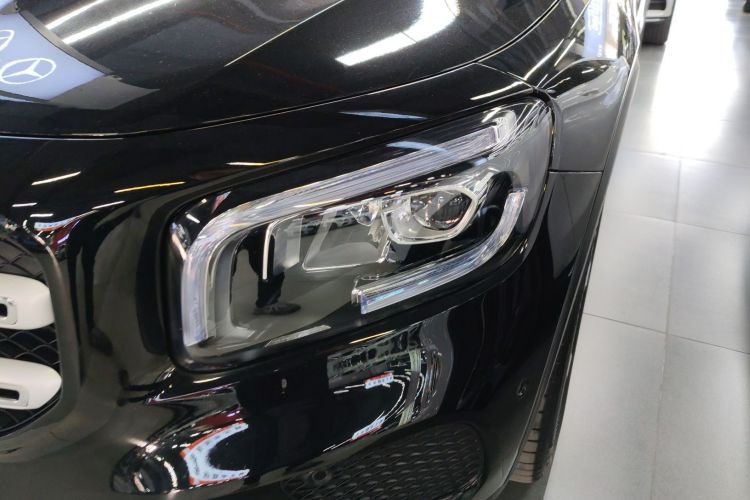 奔驰GLB 2023款 GLB 220 时尚型局部细节36