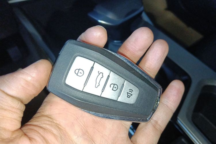 吉利汽车 帝豪 2025款 第4代 1.5L CVT龙腾版中控内饰11