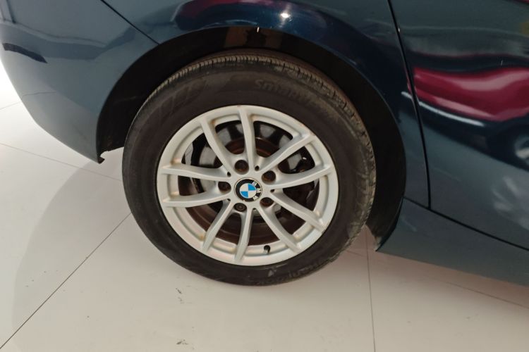 宝马1系(进口) 2013款 改款 118i 领先型车身外观6008