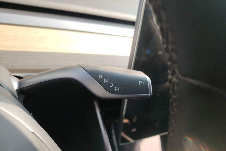 特斯拉 Model 3 2020款 改款 长续航后轮驱动版中控内饰18