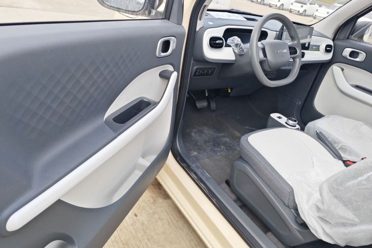 吉利银河 熊猫 2025款 210km 元气熊中控内饰20