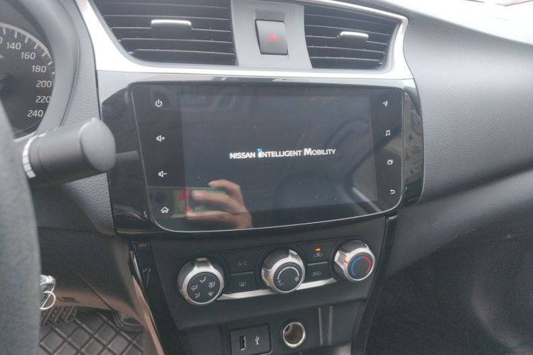 日产 轩逸 2021款 经典 1.6XL CVT豪华版中控内饰16