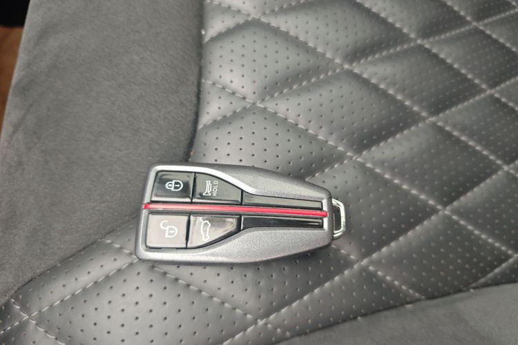 红旗HS5 2019款 2.0T 智联旗享四驱版中控内饰11