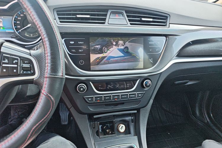 吉利汽车 帝豪 2017款 两厢RS百万款 1.5L 手动向上版中控内饰16