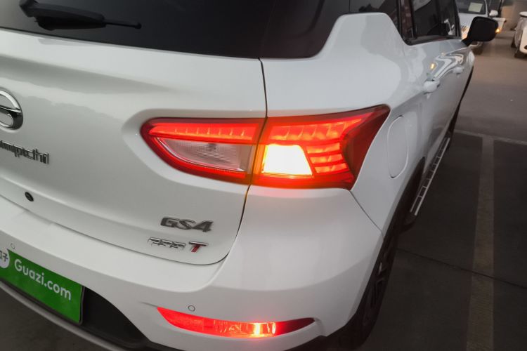 广汽传祺 传祺GS4 2017款 235T 自动两驱精英版车身外观9