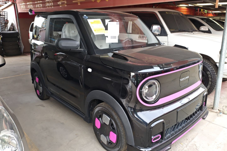 吉利银河 2025款 210km 熊猫卡丁车身外观3