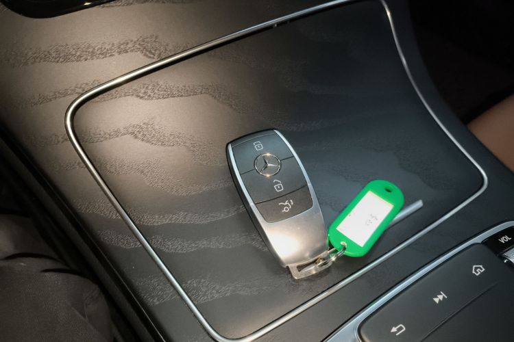 奔驰C级(进口) 2020款 C 260 轿跑车中控内饰11