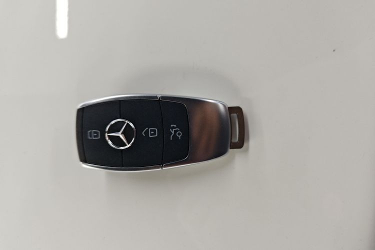 奔驰C级 2020款 改款 C 260 运动版中控内饰11