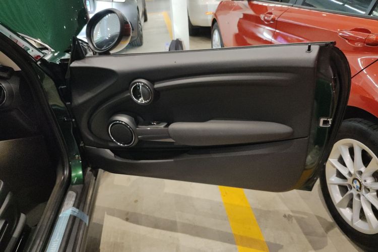 MINI 2016款 1.2T ONE 先锋派中控内饰7001